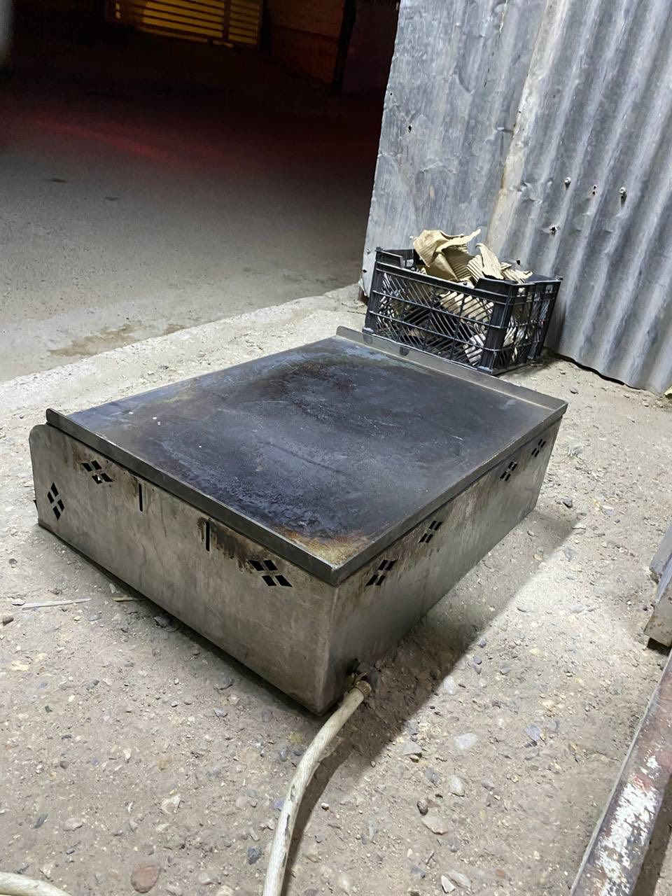 شوايات مال بركر عدد 2 سعر الكبير 225 الف والثاني 100 الف مكاني شعب ***********
