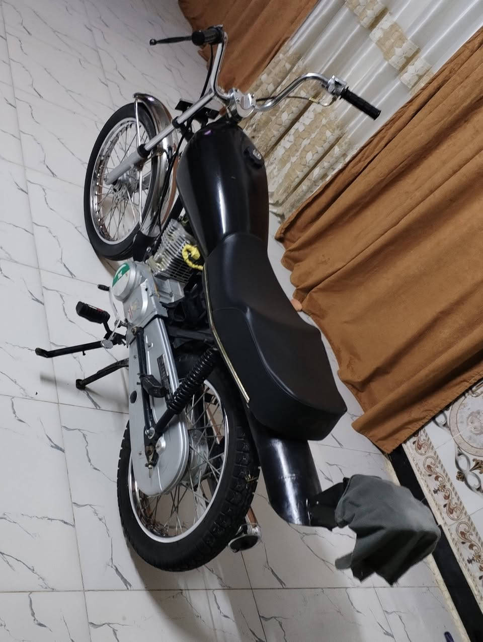 *********** السعر 350 وبيها مجال العنوان حمزه الشرقي
