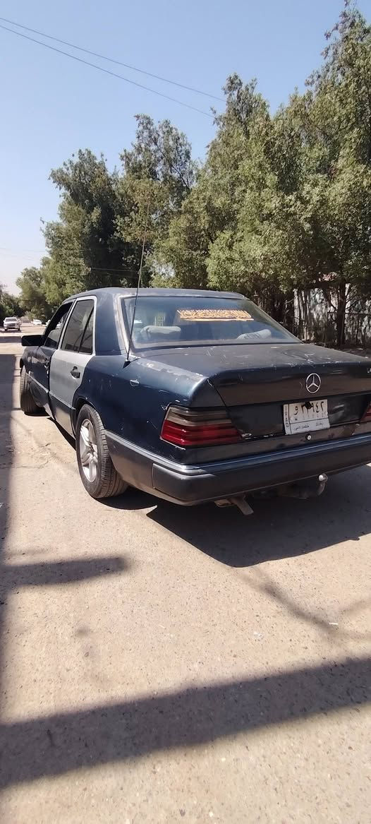 للبيع مرسيدس "دب" موديل 89
المواصفات:

​المحرك: محرك بطة 2500 (حالة المحرك جيدة).

​الرقم: بغداد (السنوية ساقط).

​الإضافات: فتحة سقف (عطلانة)، جام 4 كهرباء، لايتات شمسية، سكنات وأشاير 4، بكلايتات دخاني.

​التايرات: زوج تايرات جديد.

​حالة السيارة:

​السيارة "كمال تعمير"، بيها خياسات بالدوسات، وباب صف السايق مضروب.تبريد غير شغال 

​بالنسبة للكير: بي مشكلة بالنمرة الثالثة (تخمد شوية وبعدين تمشي طبيعي)، وحسب التشخيص يحتاج فحص كهربائيات أو عقل.

​السعر: 28 ورقة، وبيه مجال بسيط للطيبين

​للاستفسار: [***********]

{***********}
