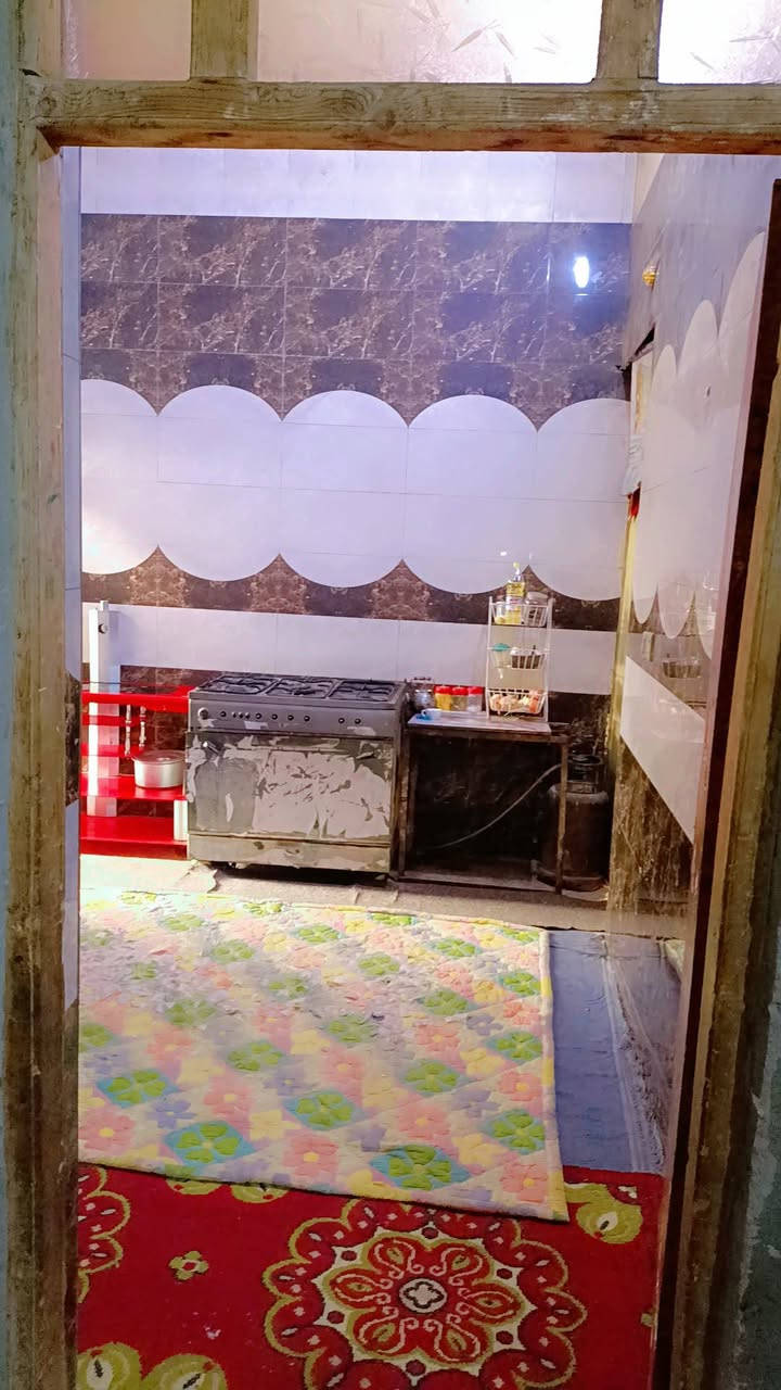 السلام عليكم
بيت زراعي للبيع 
مساحه 200م 
طريق سوك عكيكه بستان ال طعيمه قرب للشارع لعام محتوياته غرفتين وصاله واستقبال وديوانيه ومطبخ وصحيات وترك ومنور بناء جديد بلوك كهربائي رباطات عوزه بس بورك  بيتونه وارضيه ديوانيه هاذا رقمي *********** السعر 44 وبي مجال للشراي
