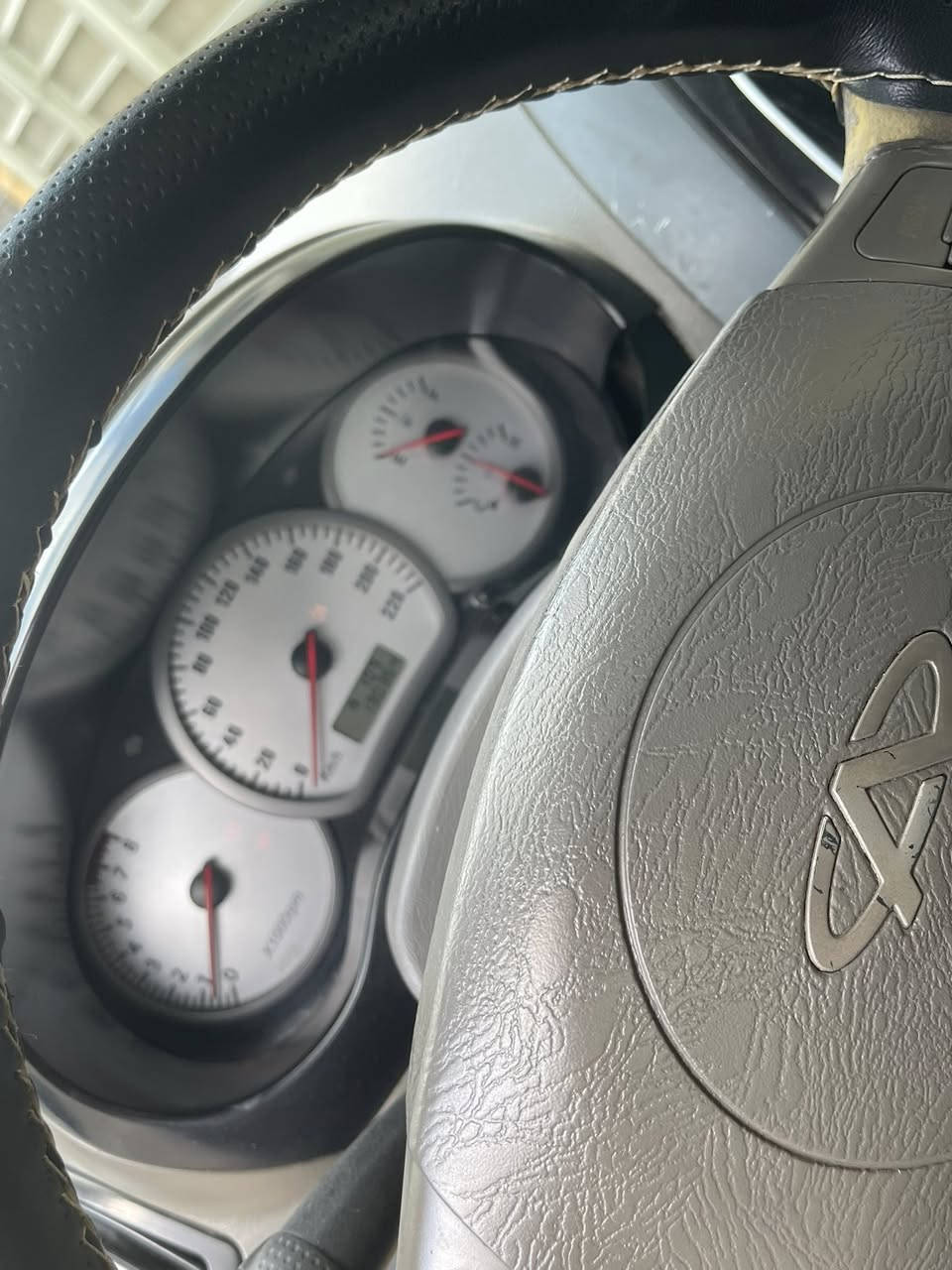 السلام عليكم🌺🌺
سياره للييع 
موديل 2012 🌺🌺
جاهزه من كلشي شغاله
ماتصرف عليه الف دينار 
مضروبه حزام ماعد القماره بلادي 
حجم المحرك 2000
محوره كورلا تايوتا 
رقمه بغداد. وتحويل بنفس يوم او ثاني يوم 
سعره 60 $ وبيه مجال التواصل على الخاص  ومكانه الدوره.


**إذا كنت صاحب هذا الإعلان وتريد حذفه لأي سبب، رجاءا أرسل رسالة إلى الدعم الفني**