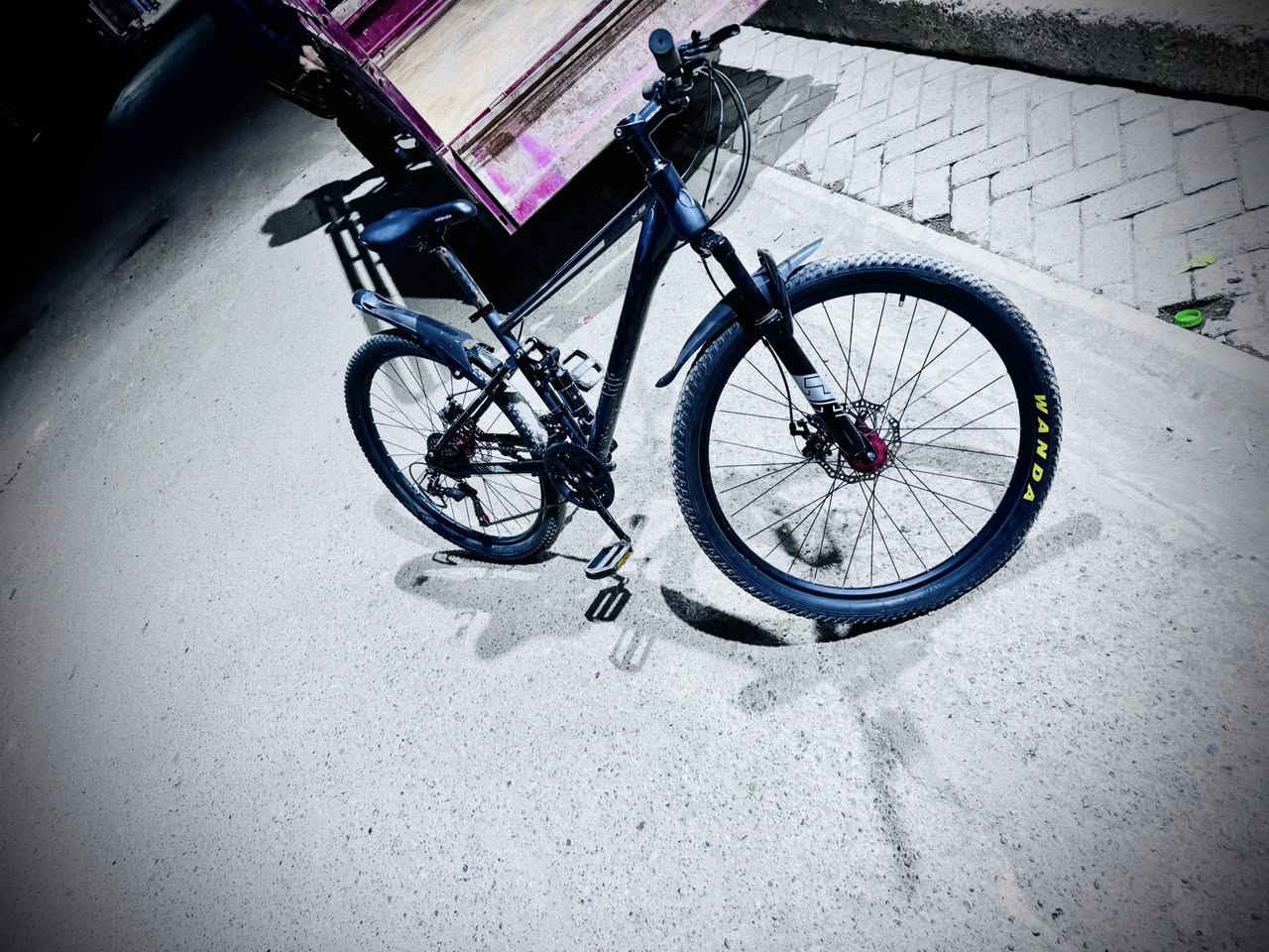 ￼بسكل البيع البيسكل ‏رياضي ￼مو ستعراضي مستخدم فتره قليلة السعر يكون 180وبي مجل شي قليل التوصل التصال علئ الرقم هذه***********￼
