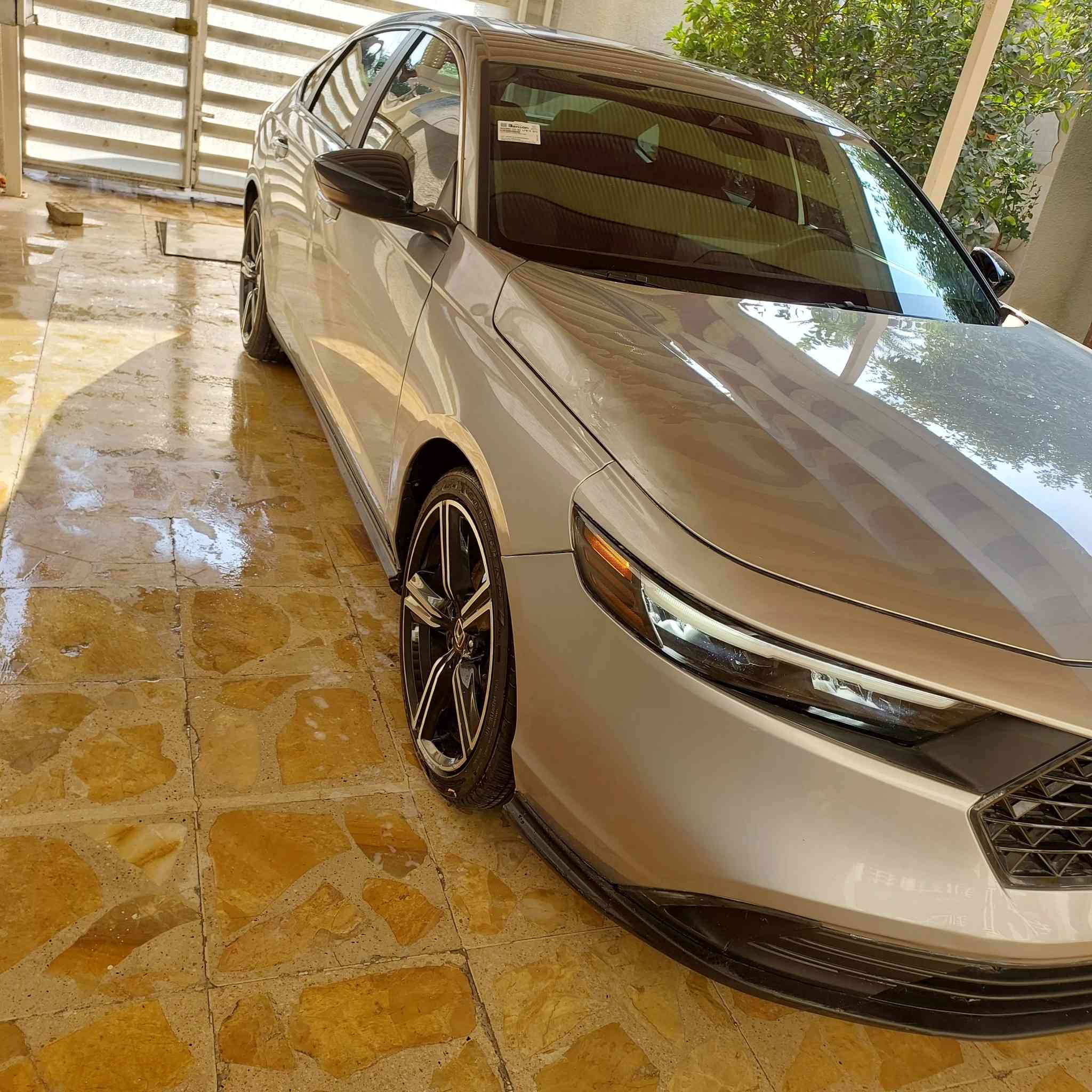 هوندا اكورد هايبرد وارد امريكي 2024  )
مرقم. بغداد
عدد المسافه  10500
• المحرك 2000  
• شاشة كبيرة
•فتحه
• كاميرا خلفية 360
• كرسي كهرباء 
• رادار امامي
• مانع تصادم
• محدد مسار 
• تصحيح مسار
• شفتات بالستيرن
• مثبت سرعة
• مانع انزلاق
• دخول ذكي 
• إنارة ترحيبية
• هندبريك كهرباء
•لايت عدسات زينون
• نظام اوتو لايت Auto
• لايت العالي زنون 
• حساسات مطر 
• حساسات دخول الإنفاق
• حساسات ضغط هواء الإطارات
• أوامر صوتية
• 3 أنظمة قيادة (eco, ev, sport)
• بلوتوث
• مدخل USB + AUX
السيارة حادثها موضح بالصور
ايرباك برده 
المكان بغداد الغزالية
للاستفسار 
***********
***********
للبيع فقط 
السعر .220$
