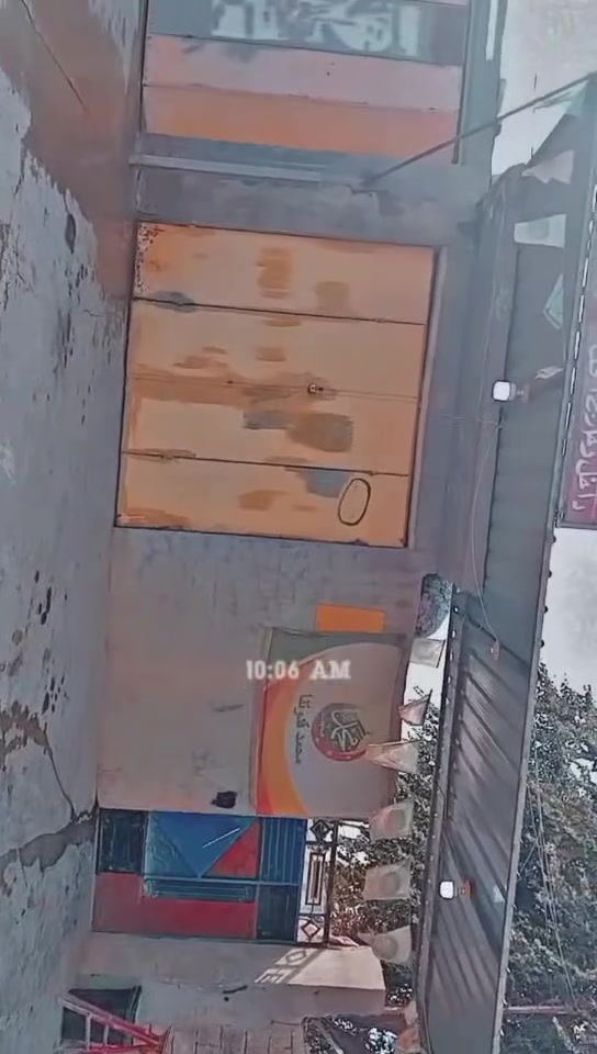 سلام عليكم بيت للبيع  زائد محلات تجاوز في حي المثنى شارع الي بصف الطاقه شارع المدارس الموقع تجاوز وليس مشمول بل تفليش رقم اتصال صاحب البيت *********** للاستفسار
