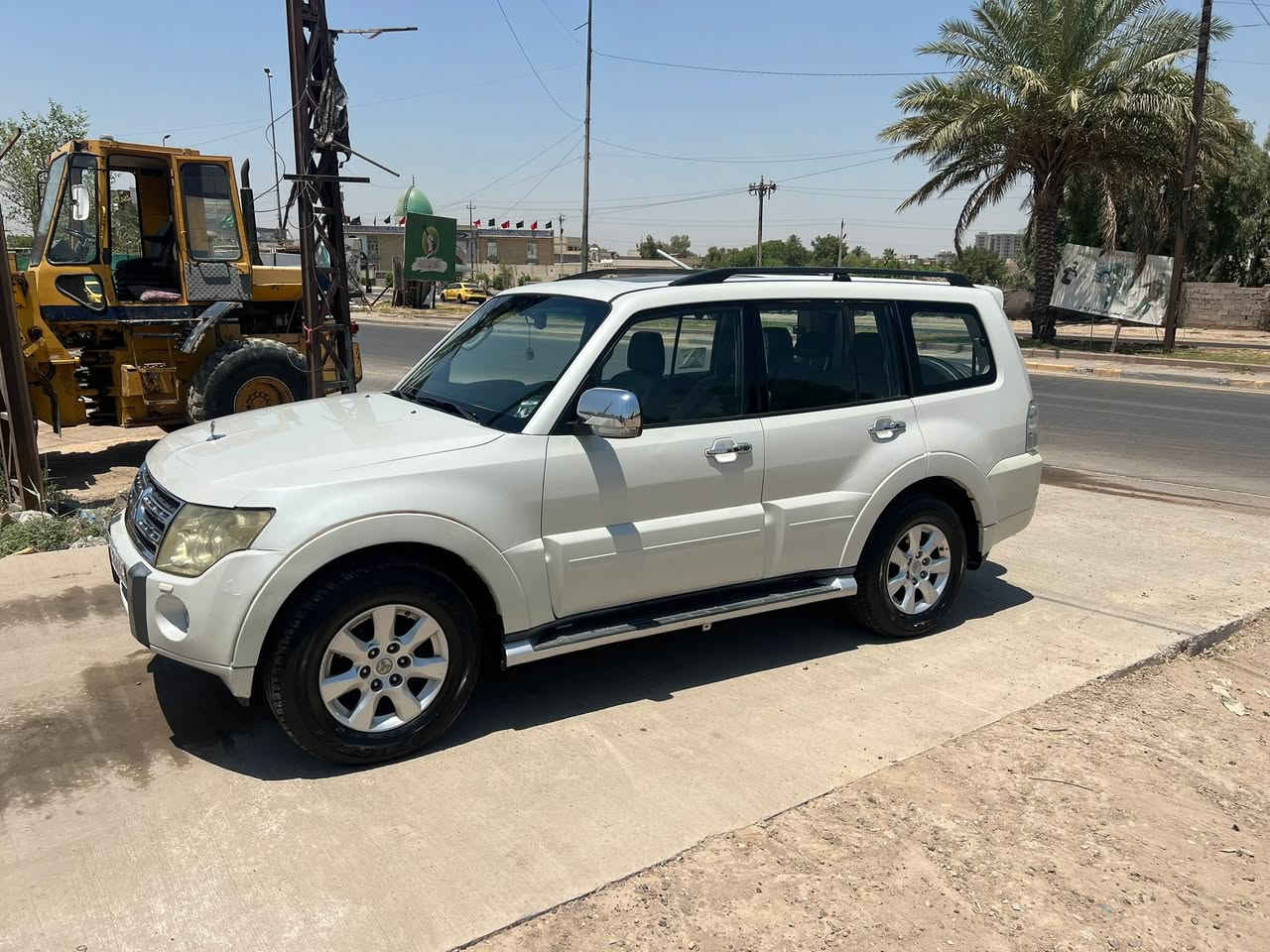 البيع باجيرو حبتور مكفولة من الصبغ موديل ٢٠١٠السعر ١٣٠ الستفسار***********
