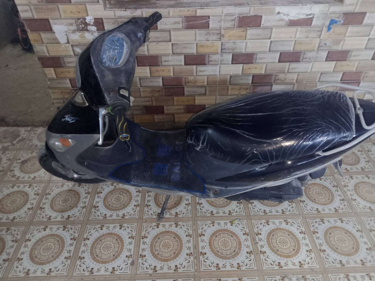 سلام عليكم درجه ماكس قجمه اللبيع مكينه ما مفتوح كهربيات شغال هندر و السلف كفرات  بلادي مختومه سعرها 750مكاني الزبير الشري يخابر *********** أو يرسلني عل الفيس
