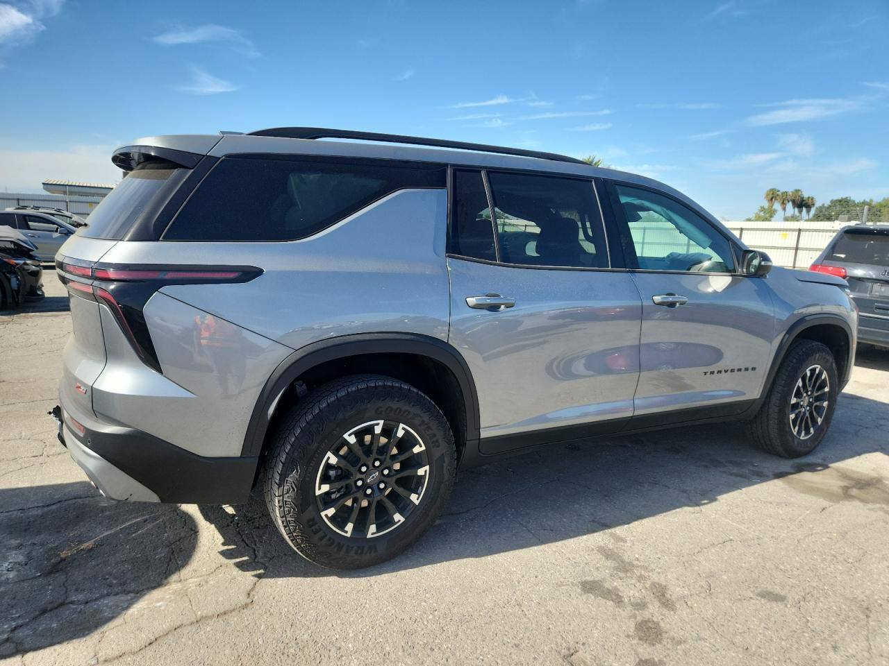 ترافيرس 2024 Z71
ماشيه 16.245 ميل
حالياً واصله دبي
السعر 280 واصل ميناء (بدون تصليح ) بدون كمرك 
((بلامكان ادخالها على كتاب شهداء ))

وكيل شركة الباشا لاستيراد الوارد الامريكي ✅


**إذا كنت صاحب هذا الإعلان وتريد حذفه لأي سبب، رجاءا أرسل رسالة إلى الدعم الفني**