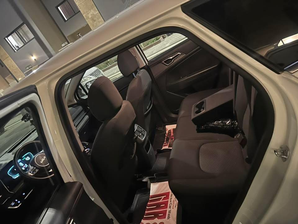 كيا سبورتج هايبرد ٢٠٢٣

حادثه موضح بالصور وصار بيه تبديل بالعراق قبغ الصندوك بدون ايرباك وسيارة تقريره تعمل وتسير من امريكا

السعر ١٧٧ ورقة

بغداد البنوك

***********
