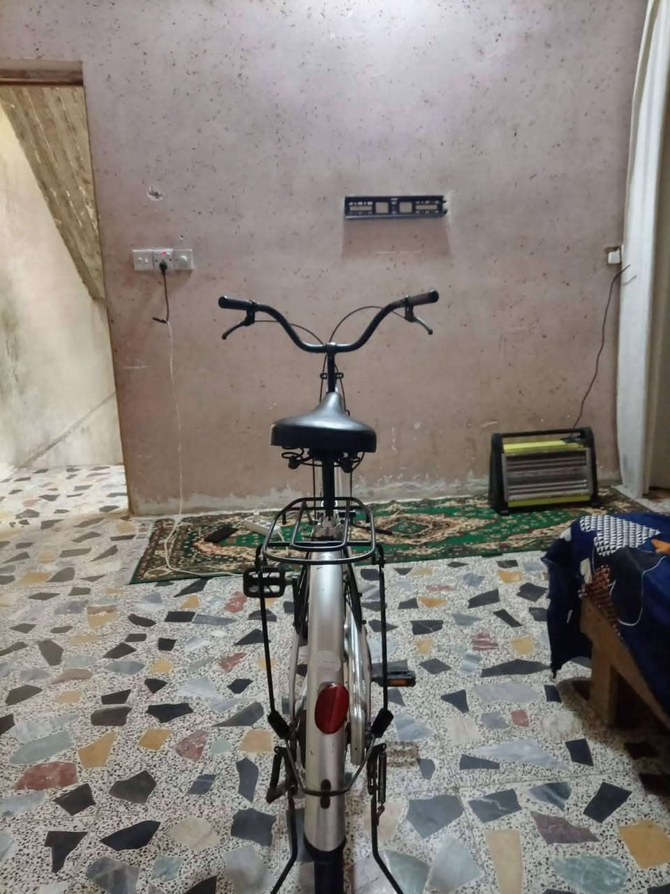 السلام عليكم بايسكل بناتي ياباني باله كلشيء ما بيه ما عوزه شيء نظيف للبيع مكاني بغداد حي البتول سعره ٨٠ الف وبيه مجال قليل وهاي صورته وتفاصيله للاستفسار الاتصال على الرقم ***********
