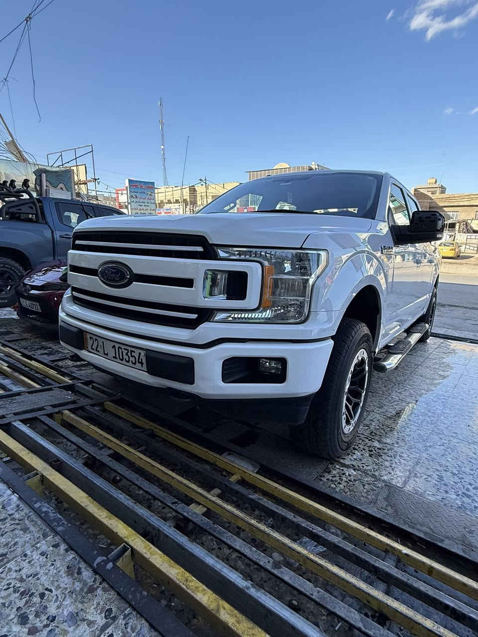 فورد 2018 خليجي شركة العراق
مكفولة من كل شي

باب طويل

بدي قصير

محرك 8 سلندر المرغوب 

دفع رباعي

كير تعليك 10 نمر 

سايد بريك كهرباء

ماشي ٨٩ ميل

السيارة ما بيها اي نقص

وباسمي تحويل سنوية مباشر

السعر 225$

الاتصال 
***********
