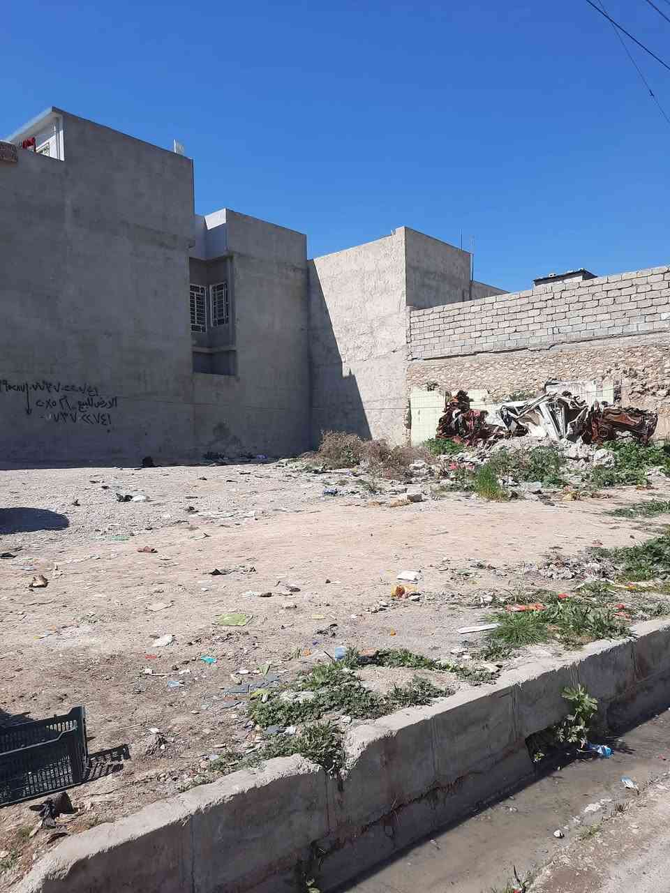 ارض للبيع بموصل الجديدة ركن ٢٣٠م قريبة جدا ع السوق شبه تجاري واجهة ٢٠ نزال ١١.٥
يمين الارض دكتور راغب وسوق الجديدة ومقابل الارض مستشفى الرحمة ومجسر الجديدة 
بأسمي تحويل مباشر سند ٢٠٢٤ طابو الأيمن 
***********
