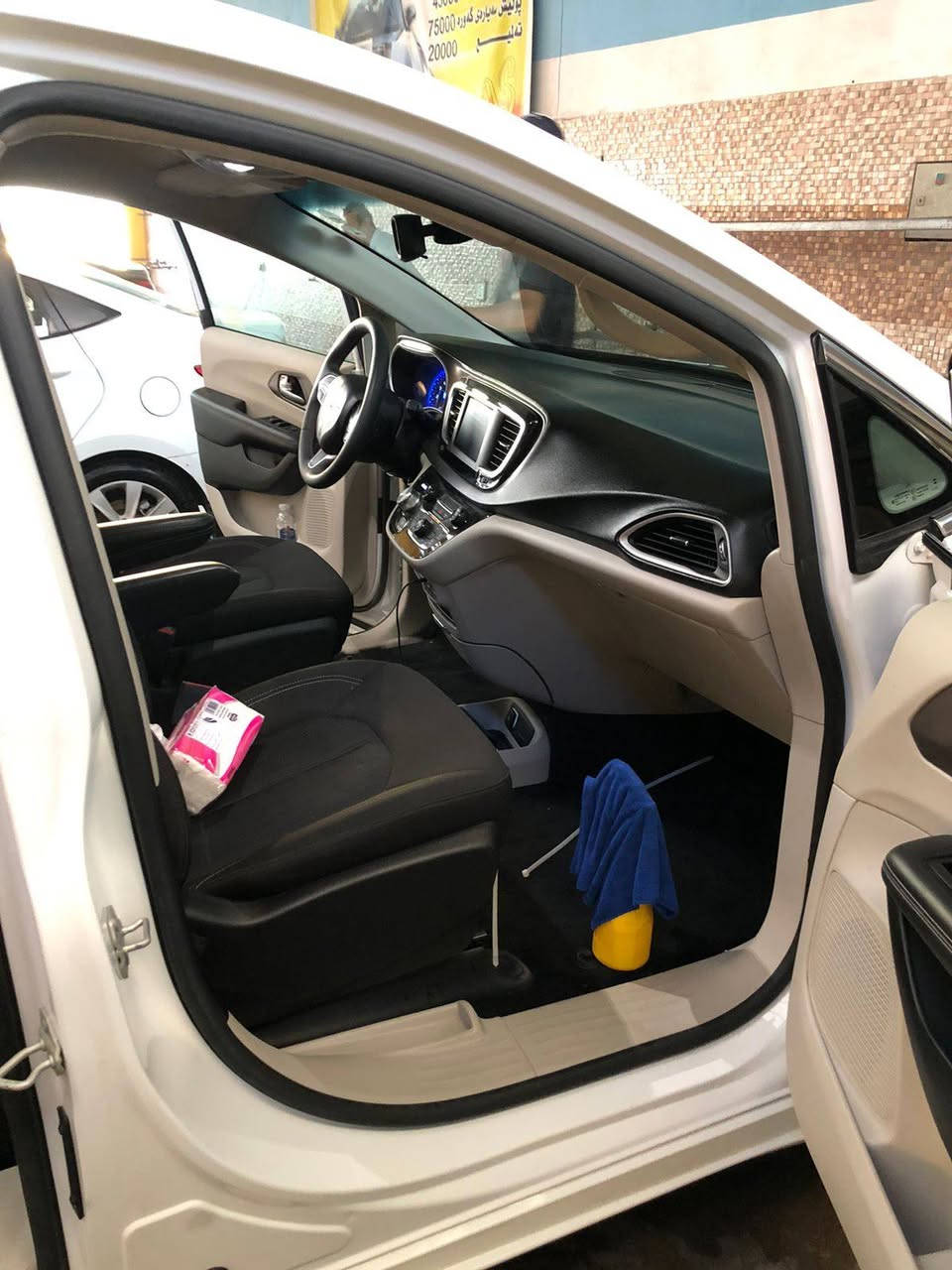 حاثهة موضح بل صور(  بيهة كلير قطعتين )
السعر ٢٢٠  
ما متواجد عل فيس 
***********
فيوجر ٢٠٢٤
