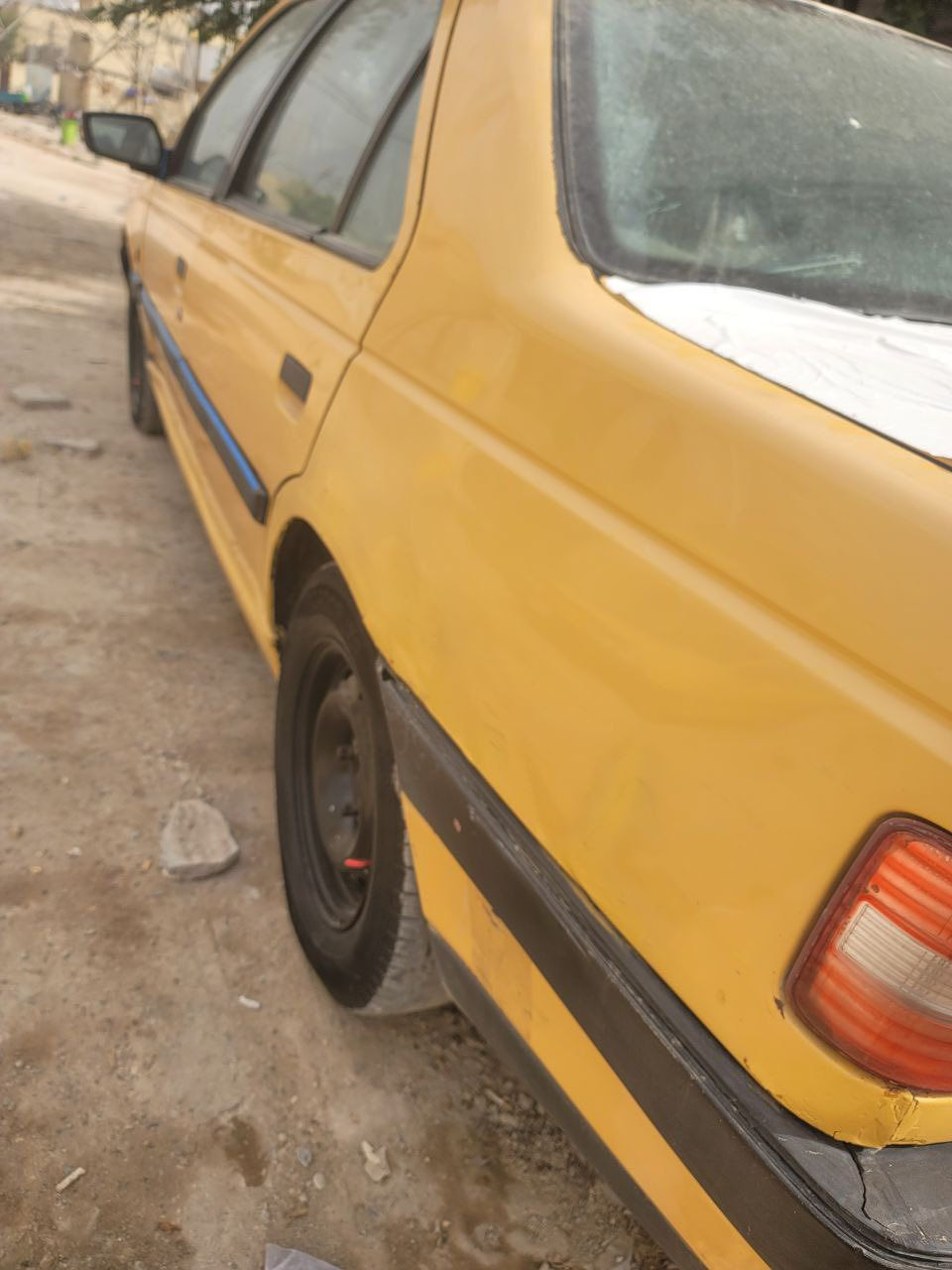 سلام عليكم بيجو GLXبيها مكينه فرنسي كير ومكينه كفاله تبريد تدفئه سياره مال شغل مديل ١١ تخم تاير جديد عينه وكلج جديد سياره كلشي شغال بيها رايدها ٢٥ رقمها الماني راعيها يريد تحويل بغداد ***********
