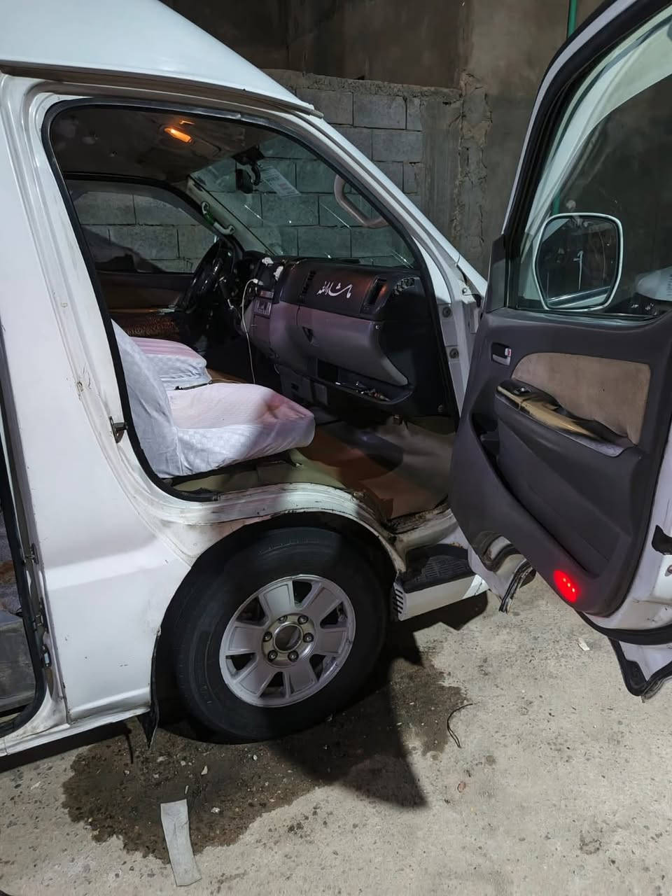 سلام عليكم شيري 2013 سياره جاهزه مكينه توه شاده ستاركس الفين وسبعه مسكر 7 نمر تخم تاير حداديه كامله توه شاده سياره بعده اقصاد سنه وتخلص اقصاده خير من الله تاخذه  برقي ماذب عليه سعر 75 وبيه مجال مان السياره بصره رقم الهاتف  ***********
