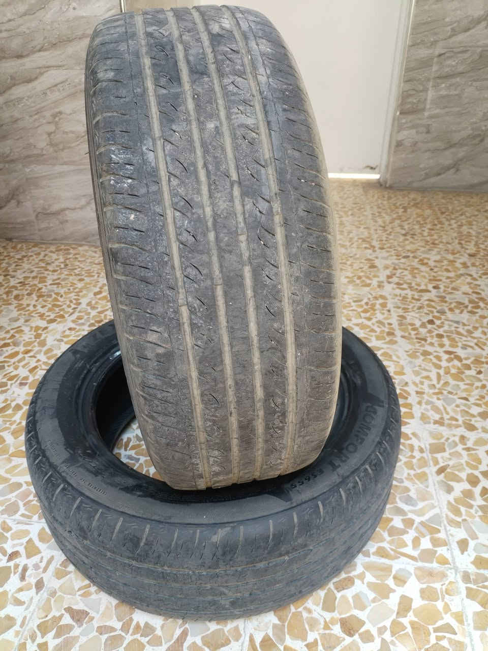 متاح أطارات للبيع السعر٦٠ الف نظاف شرط ثلاثتهم حجم ١٦


**إذا كنت صاحب هذا الإعلان وتريد حذفه لأي سبب، رجاءا أرسل رسالة إلى الدعم الفني**