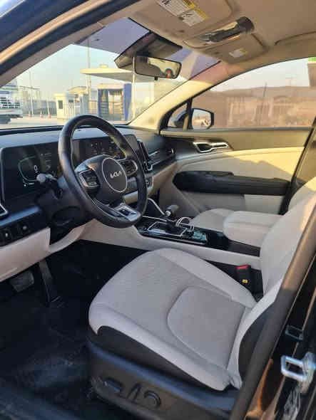 كيا سبورتج 2023/بانزين /محرك2500
فول مواصفات ماعدا فتحه 
بدون صبغ 

مواصفات 
بصمات ابواب 
تشغيل بصمه
تشغيل عن بعد
رادار امامي 
رادار جانبي نقطه عمياء 
حساس خلفي 
كشنات كهرباء 
كشنات جلد ابيض 
تدفئه بلكشنات 
اشاير بلمري 
تحديد مسار 
اطفاء ذاتي 
ثلاث وضعيات قياده بلاضافه الى وضع صعود مرتفعات 
توقف ذاتي 
تبريد امامي وخلفي وتحكم جانبي
شاشه اندرويد + نافكيشن +اندرويد بلي
كامره خلفيه دواره 
تحكم ستيرن 
لايتات لد امامي وخلفي
شاحن واير ليس
محرك 2500 بانزين 
ماشيه 17 الف 
جميع ايرباك سليم واكتف فعال 

حادث 
تبديل بنيد وكاله نفس اللون + بارد جاملغ 
ايرباك برده وراجع شركه وليس فقط مقاومات يعني سستم حقيقي

التواصل على 
***********

السعر 190

رقم بغداد مؤقت 
السياره نظيفه جدا جدا بوضع وكاله
العنوان بغداد الرصافه

#kia #كيا 
#sportage #سبورتج 
#2023 بغداد
