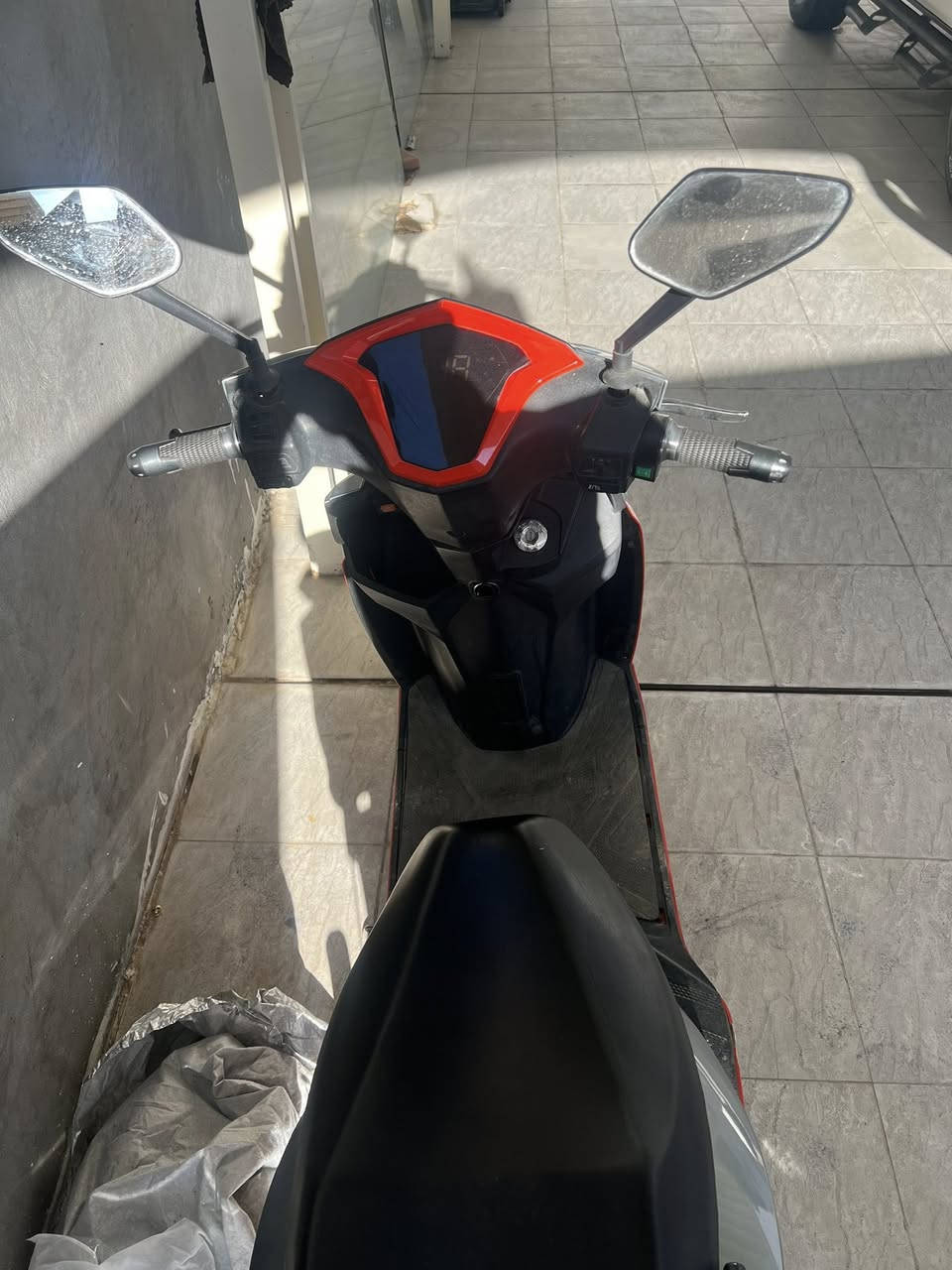 السلام عليكم موطور شحن للبيع موديل 2023 بطارياته جديده شرط نظيف ما بي اي شي بعده جديد السعر ( ٥٥٠ الف ) وبي مجال  مكاني الرمادي الصوفيه للاستفسار ***********
