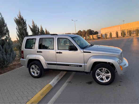 جێب لێبرتی مۆدێل ٢٠١٠سەنەوی تازەیە تا ٢٠٣٠گێرومەکینەی بئ عەیبە سەیارەیەکی زۆر بئ عەیبە مالی دۆستە بەشەرتی ئەوەلیات و حاسیبە و بێ کێشە
سعر ٥٥$قفلی 
***********
*********** شمشمل
