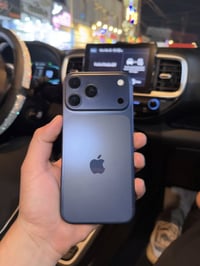 17 برو ماكس نيلي نظافه 100‎%‎ كامل مع جميع ملحقاته  اي سم شريحه الالكت...