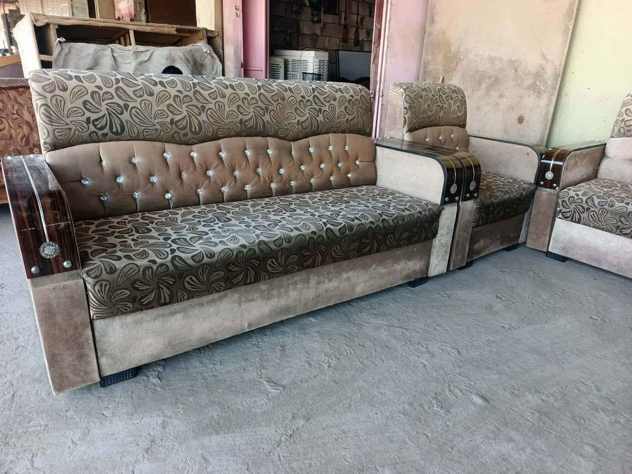 تخفيضات العيد 🔥
تخم ١٠ نفرات تركي ثقيل ونظيف 

سعرة ١٥٠ العنوان بابل الحمزه الغربي مقابيل تقاطع معمل السكر ***********
