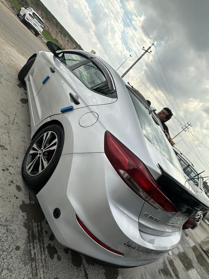 السلام عليكم النترا 2018 أمريكي جاملغ امامي بدون دواخل بيها طبخات بسيطه موضحه بصور سياره فول مواصفات غاز وبانزين بعدهي بضمان تحويل ثاني يوم بيها حالوب خفيف كلش 122وبيها مجال  ***********
