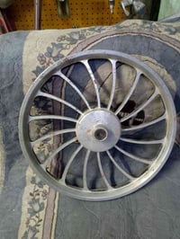 ويل امامي حجم ٢٠. نظيف للبيع ٢٥اتصال ٠٧٩٠٢٦٣٦٧١٣ واتساب