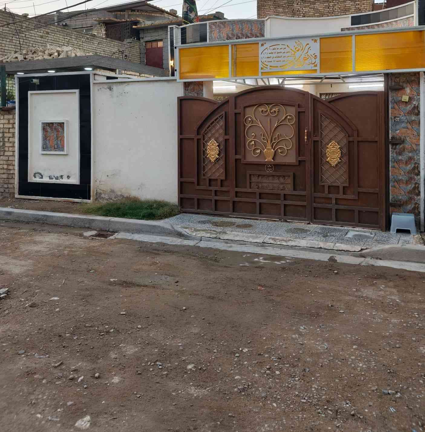 سلام عليكم توفر عندي بيت🏠 مساحه 200متر طابق واحد ✔️بيت جاهز بناء حديث جبها 8 نزال 25 زراعي بغداد البلديات ✔️الضباط خلف الصحفيين قرب مدرسه زين القوس منطقه حي ✔️الامير المنطقه كامله خدمات ماعده تبليط قريب الاستفسار اكثر ✔️***********سعر خاص رد ماسنجر وتساب اخوكم حسن ✔️للعقار
