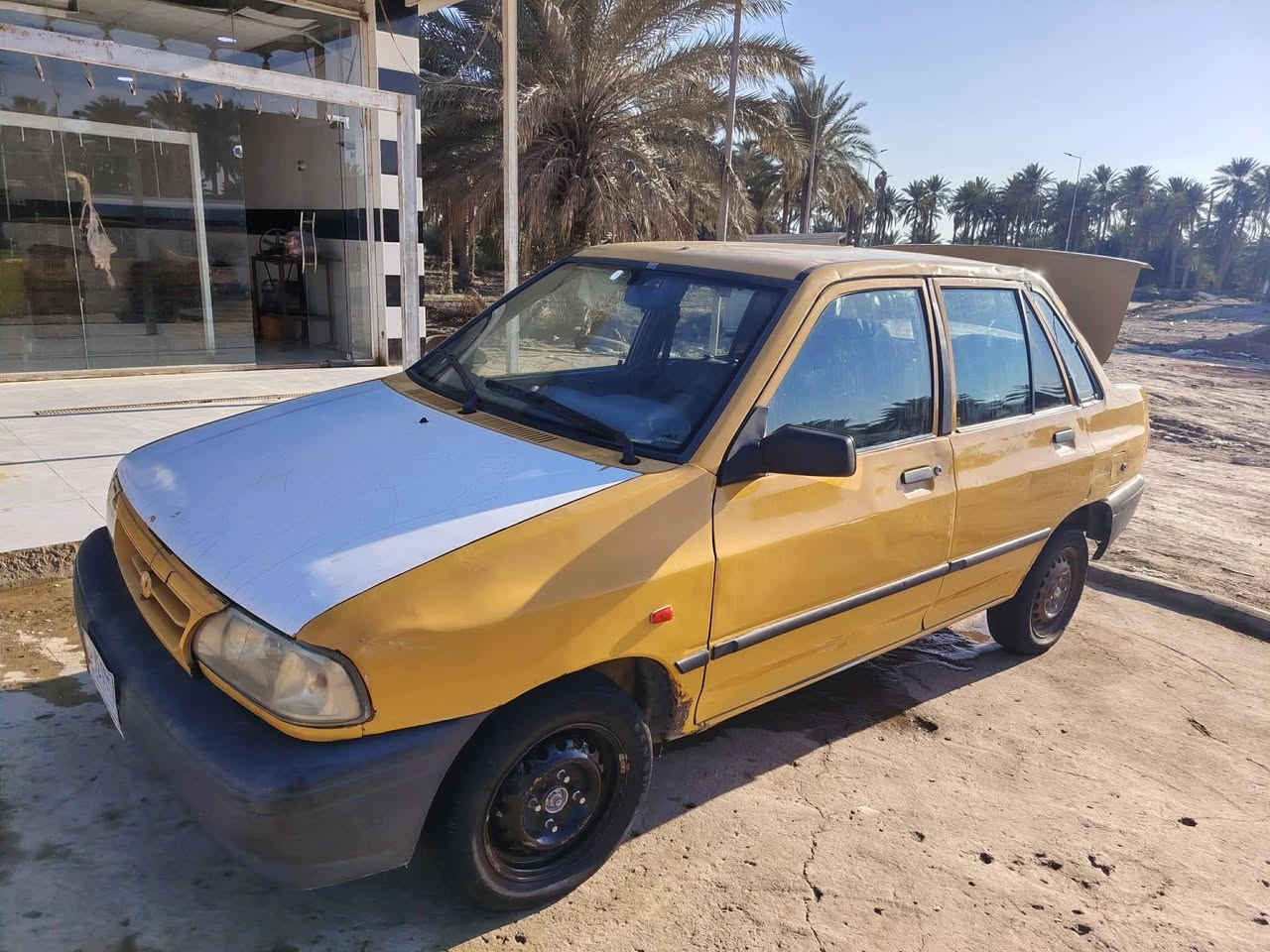 سلام عليكم 
سايبه مديل١٢ 
رقم بغداد 
مكان نجف 
١٨ وبيه مجال 
وتفاصيل نتصل  عله رقم 
***********
