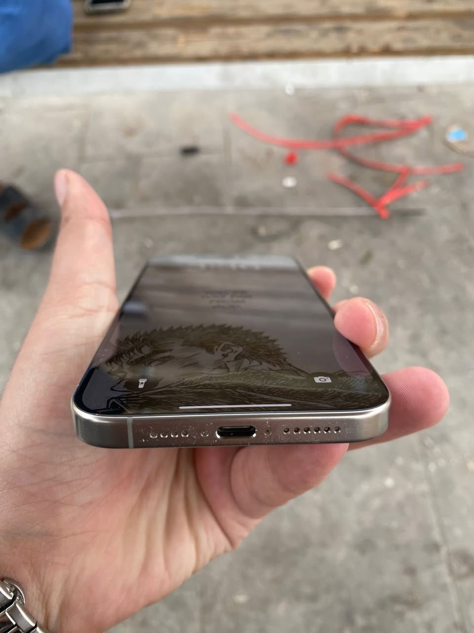 السلام عليكم أيفون 15 برو ماكس للبيع ذاكره 256 شرق اوسط بطاريته 91 ماداخل تصليح ابد وملحقاته كامله سعره مليون و100 وبي مجال 
مكاني بصره 
***********
