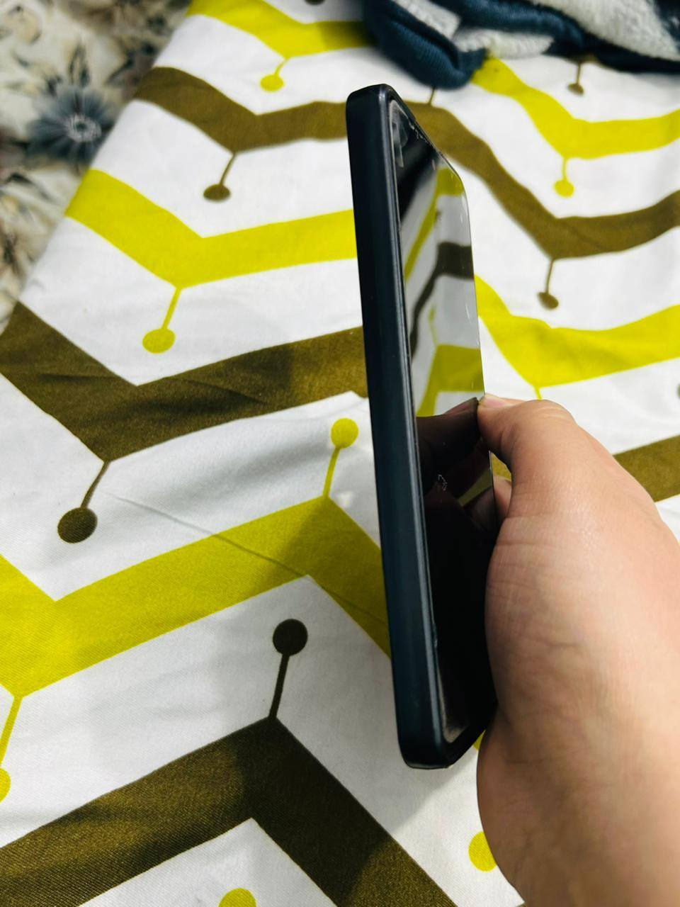 سلام عليكم مبايل للبيع ريلمي سي 71 ذاكرة 128مبايل نضيف استخدام 3 اشهر ونص كارتونة ضايعة الله شاهد الكارتونة ضايعة الموبايل بي كسر بل شاشة  سعر 125 وبي مجال للشراي مكان مدينة الصدر الورفلي ***********
