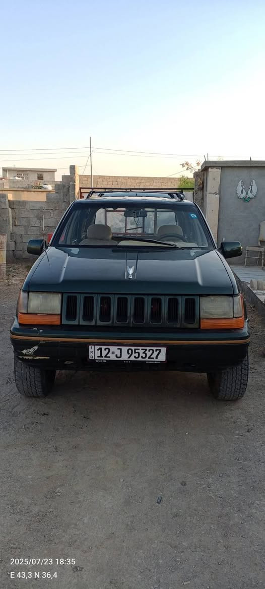 سلام عليكم اخوان جيب شيروكي موديل 93 محرك بطه2500 محرك وكير شرط كلشي مابي لايتات شغاله طخم تايات جدد بيهه كبون بانزين رقم الاماني بسم الشرعي اتريد وكاله اتريد تحويل سعرهه 50بيهه مجال بصيط مكاني موصل ***********
