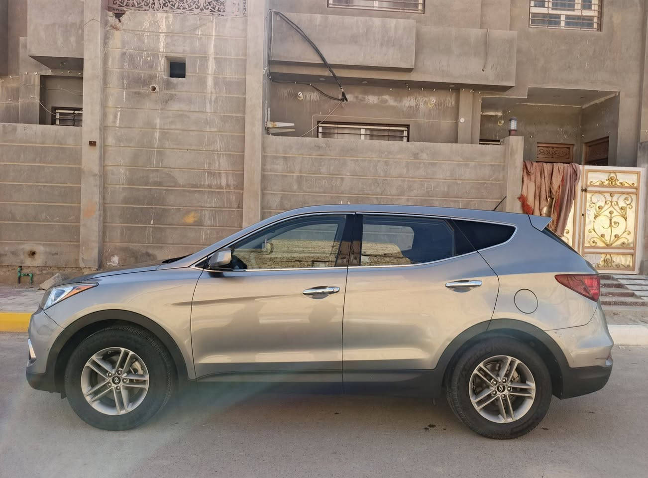 السلام عليكم ورحمة الله وبركاته 
هونداي سنتافيا 2018/ رقم ذي قار دولي مشروع وطني لغايه 2030 تحويل ثاني يوم /امريكي رش مقدمة البنيد فقط بدون دواخل وبدون تبديل والسونار موجود بالصور /محرم2400/ سياره مجهزه من اي شي محرك حداديه تخم تاير تبريد ثلج /السعر145/للاستفسار الاتصال على الرقم *********** العنوان ذي قار قضاء النصر
