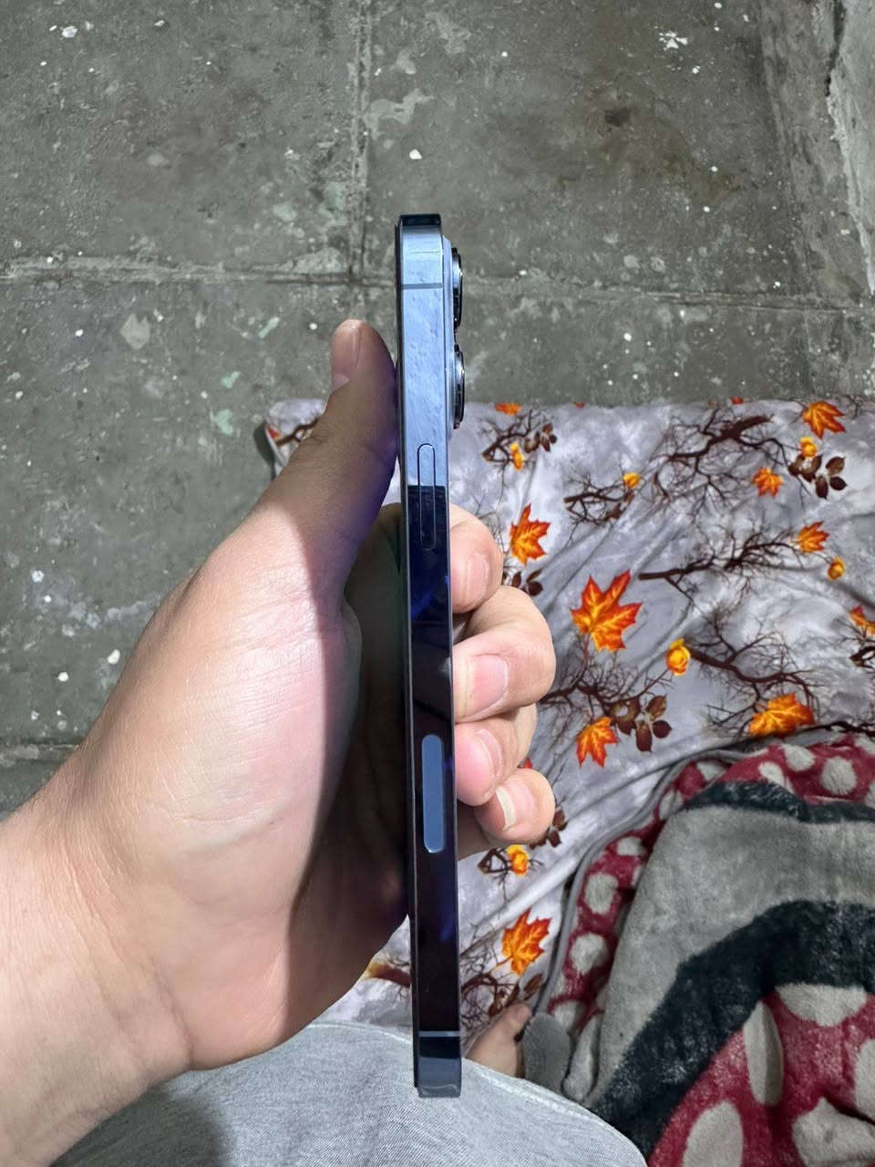 السلام عليكم ايفون 13برو ماكس نضيف جدا ستعمل بيت ذاكره 256 مبدله شاشه فقط بطاريه 76
500قفل جهاز جديد كلش نضيف أكثر من متصور 
*********** واتساب 
بغداد م الصدر
