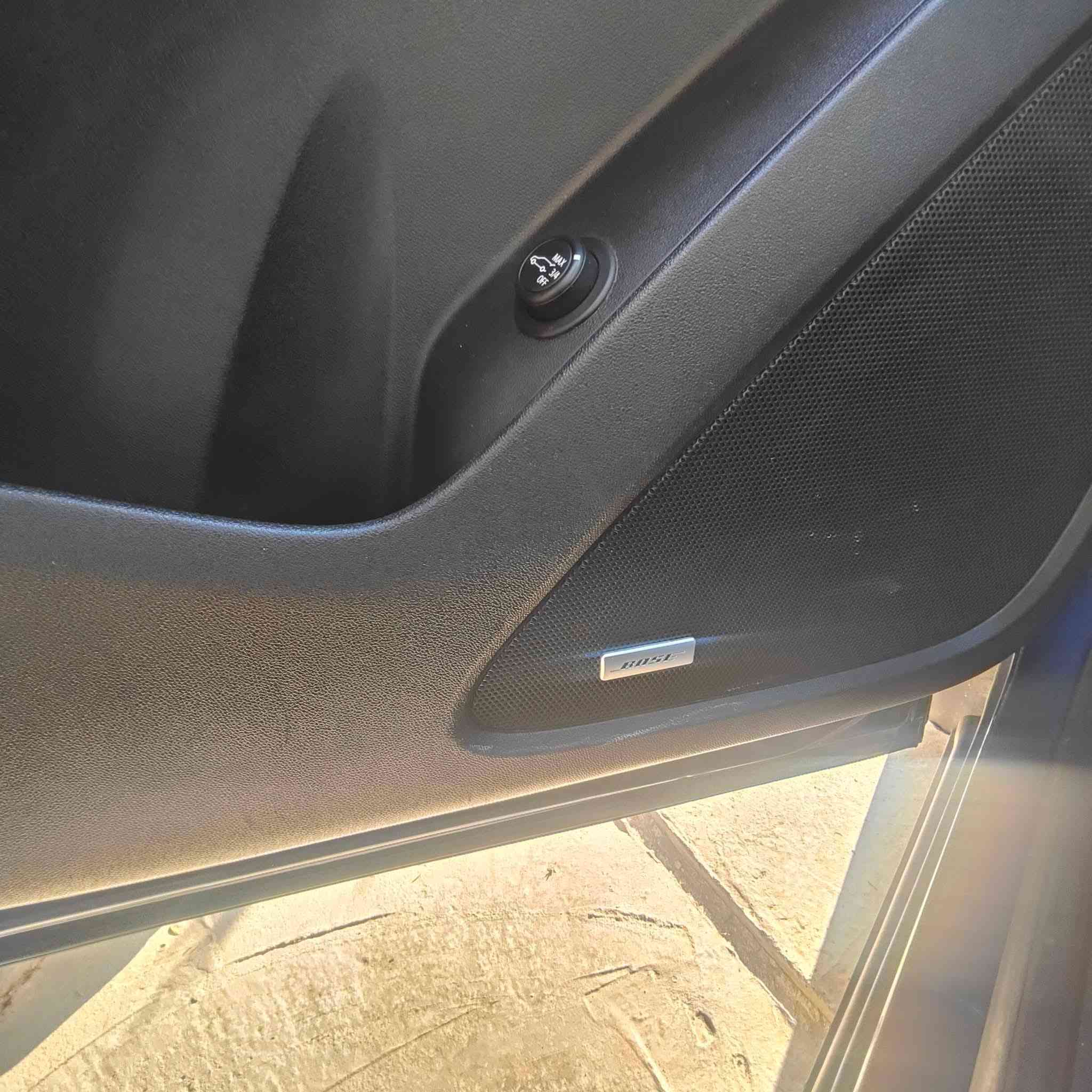 ايكونكس 22 ار اس فول  بجم كبس
ايكونكس 22 rs ماشية ٢٠ الف   للبيع 
فول مواصفات بلاك توب 
بجم كبس و بدون ايرباك 
حادث جانبي بابين وجملغ خلفي تعديل وصبغ 
المواصفات 
فتحة بانوراما وداخل جلد خياط احمر 
5 كاميرات وحساسات ورادار جانبي وامامي 
قياده الية تتحكم بالسرعة 
سستم صوت ودمام  BOSS 
مقاعد كهرباء وتدفئة وستيرن تدفئة 
جنطة كهرباء 
لايت وبك لايت ليد بلادي 
ويل ار اس الاسود بلادي 
اشارة بالمرايا وتراكات اسود 
كاربلي واندرويد اوتو 
هذه المواصفات الفرق عن غي ال ار اس 
السياره موجوده بغداد شارع فلسطين 
وهذا السعر تدلل ١٨٧ 
قليل التواجد بالفيس خابرني وتدلل 
*********** 
سبب البيع اريد اشتري بيوك
