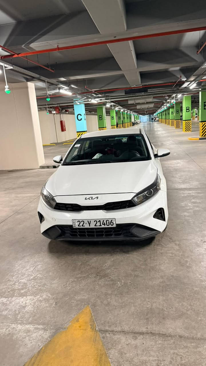 كيا فورتي 2024
السياره وارد أمريكي رقم أربيل. 
ترقيم جديد قبل يومين اترقمت 
هره وفحص وسنويه وأرقام كل جديده 
مواصفات. 
شاشه ابل كاربلاي
رادار امامي خلفي جانبي
توقف ذاتي 
قياده اليه 
محرك 2000دوش
كير سرعات
اشاير بالمري 
ويل كب بلادي
وباقي المواصفات المعروفه
السياره جديده بكل معنى الكلمه
حادثها جاملغ وبنيد بدون دواخل وجاملغ الباب بيهم شخط وانصبغن 
ايرباك سترين وراجع سستم
السياره ماشيه 14 الف فقط
السعر 137 
مكان السياره بغداد حي الجهاد 
***********
