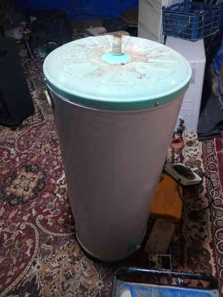 سخان الطحان 100لتر كلش نظيف موسم. واحد مشتغل للبيع سعر ٧٠
مكاني ديالى الغالبيه
***********
***********
