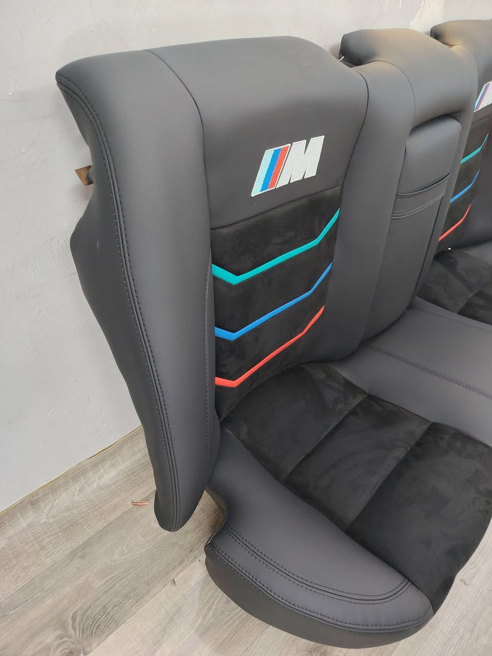 السلام عليكم للبيع كشناتBMW500 بدي قديم ميكانيكي  رياضي جلد وكنتارا عمل درجة أولى السعر 500 الف مكاني بغداد الحرية ***********
