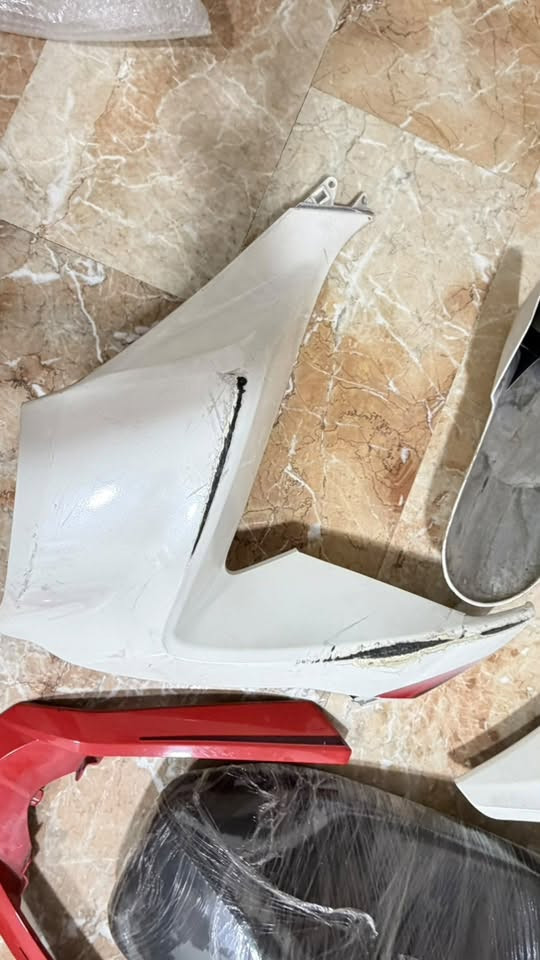 كفرات بي سي اكس
كفرات pcx جيل ثاني خمسينيه اصل 
مضررات اني جناي 
تعبن كفراتها 
والقديمات للبيع 
وياهن الكشن 
سعر 140 قابل للتفاوض 
توصيل داخل بغداد موجود 
***********
