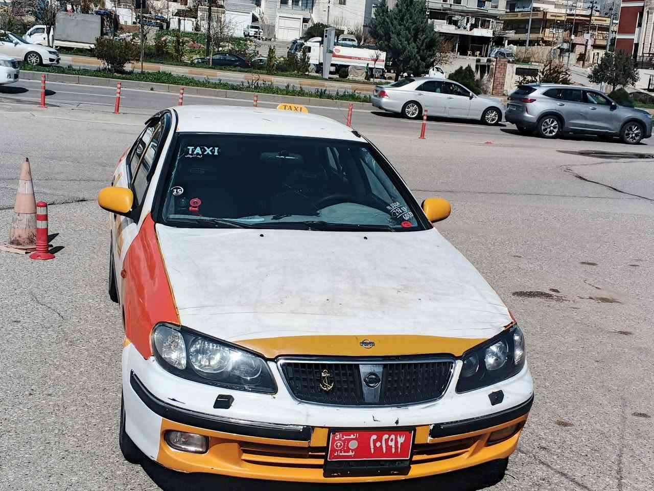 بە نا وی خوای گەورە 
سە نی 2001..3بارجە ی سلیمانی بە شە رتی غرامە و ئە وە لیات...گێر عادی گیرو مە کینە و کلاج وعەینە ی بە شە رت مە کینە ی هە ڵمی دە می نیە...کارە بای کامل مە زبوتە لە بلاجکتورە وە تا گلۆبی ناو سنوق...تایە و ویلی لوکە 2مانگە خراوە تە سە ری. تە برید ساردو گە رم بە شە رت .. کامل جوانکاری بۆ کراوە سە رداشبوڵ سینگی داشبوڵ دە رگاکانی لالون شە فاف لیدی بە قاج گوشن گاعی تی گیراوە تە وە... ناو سندوقی تی گیراوە تە وە ... شاشەی ئایباتی باریک کامل سیستە مە ی سە وتی بو بە سراوە ئمبی فایە ر..بیش و دوا لیدراوی نیە....تە قە ورە قە ی نیە تازە داگیراوە...جە مە لخی لای سە کن لە گە ڵ دەرگای سە کن لیدراوی هە یە بی ناو گرتن...سە یارە کە مالی دۆستە 250 دینار مە سرە فی نیە ... لە سلیمانیم *********** فایبە ر وە تس ئە ب ... رە سمی تە ویشم داناوە..... سیعری خوار هە موو بازار 76 و مە جالیشی تیایە..
سوباس بو ئە دمینی گول
