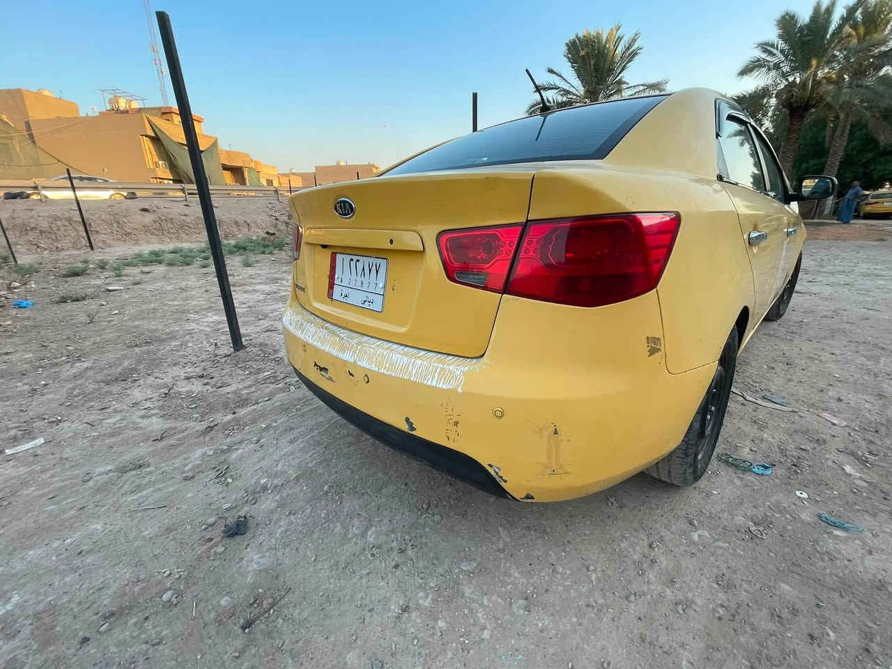 سلام عليكم فورتي موديل ٢٠١٠ محرك ٢٠٠٠كير عادي كير عادي فول عادي سيارة ناقصها صدر ودعامية امامية فقط محرك كير مكفول السعر ٦٢ مكان بغداد دورة رقم سيارة ديالى 
رقم تواصل واتساب ***********
اتصال محمول ***********
