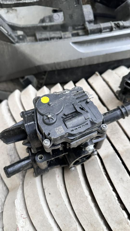 سلام عليكم
اغراض توسان موديل 25 
محرك 2500
كلمن وسعرة
الي  تفيدة يتصل  او مراسلة واتساب 

***********
