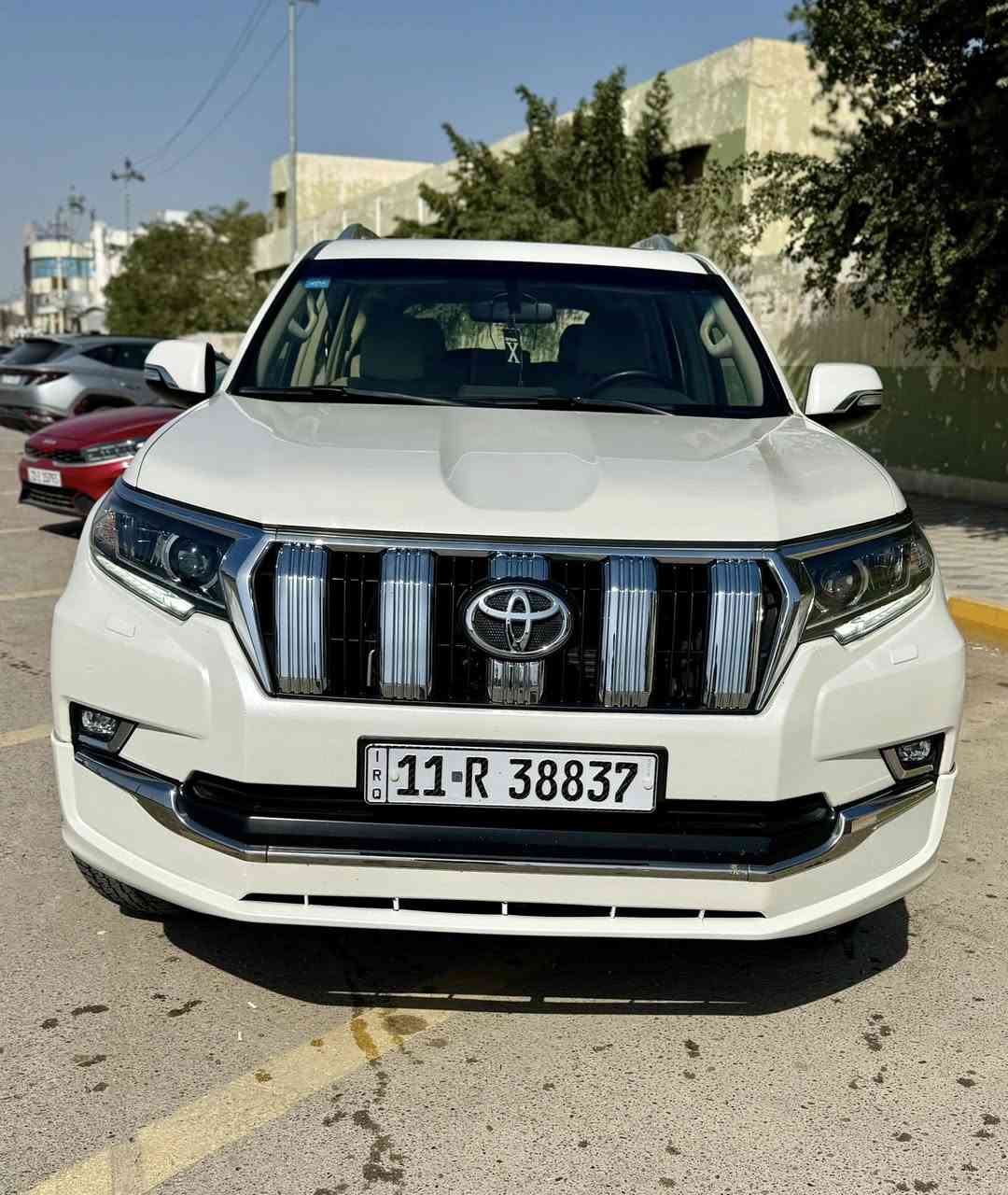 السلام عليكم 
برادو موديل 2020 
مواصفات TX.S
محرك 6 _ 4000
دبل تانكي 
زراكات لايت 
فتحه
فور ويل 
كشنات جلد 
كشنات كهرباء صفحتين
سبير تعليك _ هوك خلفي
تخم تاير جواها
ماشيه 89KM
السياره كفاله عامه 
ماعدا باب السكن فقط بل سونار تطلع براغي مفتوحه
بدون لا ضرر ولا شي
رقم بعداد الجديد هزه وسنويه جديدات
سعر ب40 الف دولار
مكناها ديالى بعقوبه 
هــ

‭0774 132 4133‬
