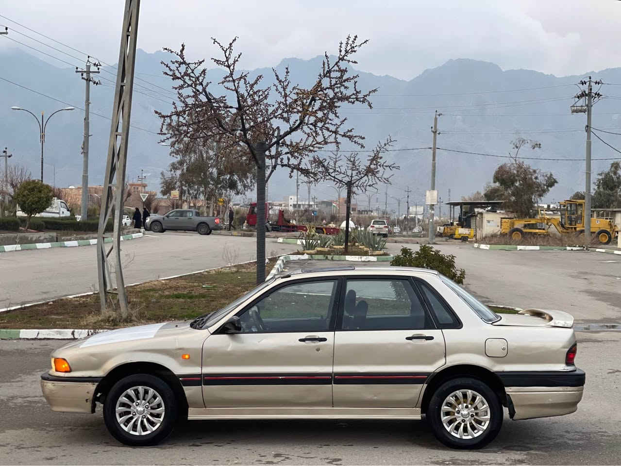 بەناوی خوای گەورە و میهرەبان 

سحری قفڵی١٩$.  ***********

بەلاش بەلاش بەلاش هاتەوە شتی ڕاقی و لەسحردا 

گڵاند مۆدیل ١٩٩٣. ئاڕم پلاستیک هەولێر 

مەکینە ٣٧ بەخ سوکان پاوەر   گێڕ حادی 

گێڕ و مەکینە و تەقە و ڕەقە و کارەبای بەشەرت. 

ئاڕم ئەوەلیات مووس بڕاوە وەرگەڕاو بەشەرت 

سڵایت 
٤ تایەی تازە بە ویلەوە 
نوکە دەرزی دەحمی هەبوو بە هەدیە بیبە 

بێ دەحم بێ لێدراو بێ خایس 

لێخوڕینی هەتا بڵێی خۆش و نەرمە 

کامل لایت و فولت و گەرمی و تەنجیل و هەر هەمووی ئیش دەکا 

تەنجیل بلوتوز و سەماحەی تازە و نوێ 

هەتا سڵایتەکەی بۆ دیوی دەرێ و ناوێ دەبێتەوە
کامل گێچەکانی ئیش دەکا 

هەتا بڵێی توند. وتۆڵ و نەرمە 

ماڵی دۆست و زۆر مەزبووت 

لەخزمەتان دام شوێنم ڕانیەیە قفڵ قفڵی ١٩$ گەڵایە 

***********
Viber watsapp رانية, السليمانية
