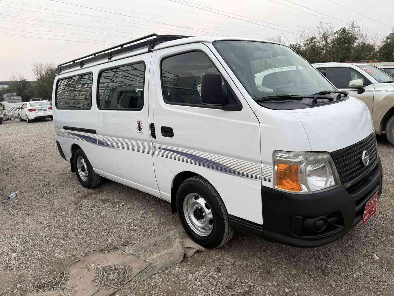 نيسان ئورفان  موديل2010
سياره سنويه جديده تايرات  جديده 
حداديه جديده
دوشمتان حلوة
مكينه كير اكسل بشرط
سياره نظيف 
مكان كلار 
سعر/155بي مجال قليل
رقم تليفون/***********
