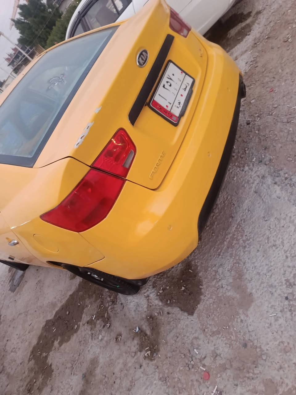 سلام عليكم فورتي موديل 2009 وارد كوري محرك ألف وستمية دوش كير صدر تبريد خير من اللة  تخم تاير هوة ول اويالة جديد رقم واسط تحويل مباشر بيهة ضربة بصيطة جاملغ خلفي ايسر بدون دواخل أبد بجم كبس لوك داخل ابيض بصمة تشغيل تحكم استيرن مري شفط السعر 80وبيهة مجال للطيبين رقم الهاتف *********** بغداد ***********
