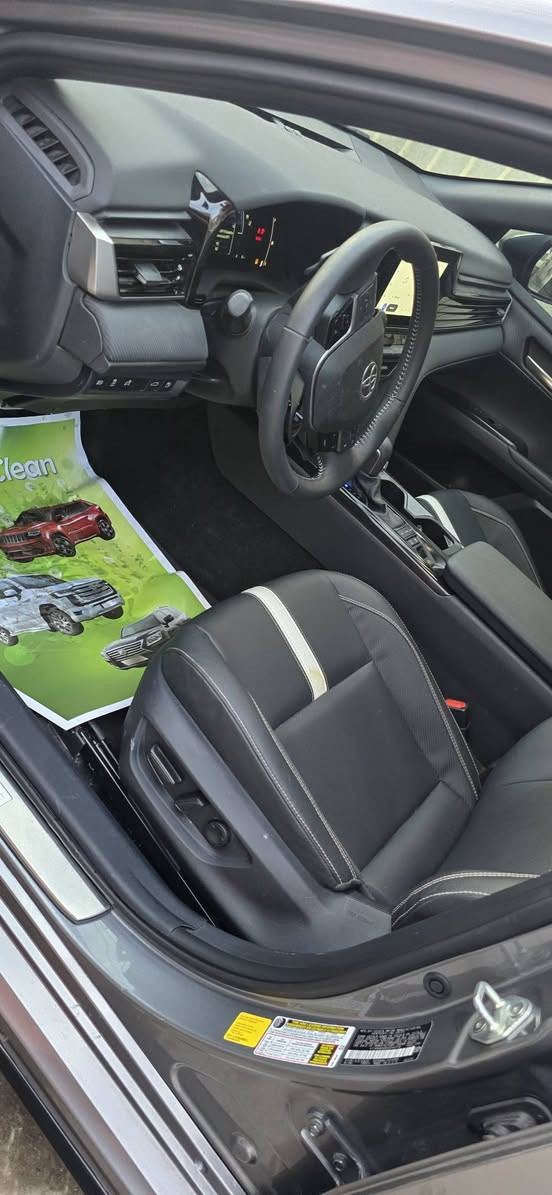 كامري هايبرد موديل 25 مرقم بغداد جاهز 
حادث موضح بل صور ماشيه 15 
سياره فول عده فتحه من جلد بصمه رادارات 

السعر 185 ورقه مجال بسيط 
***********
***********
