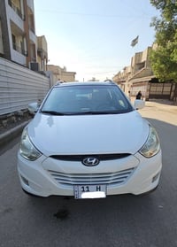 توسان خليجي موديل ( 2013 )( ماشيه 134 الف ) سياره مكفوله من صبغ ول ضرب...