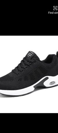 يتوفر تصفية أحذية نسائية نوعية جيدة من قياس 36حتى قياس 42سعر الزواج 48...