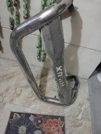 عندي درع امامي هايلوكس من2006إلى 2026 نظيف السعر90 الف بغداد0770068357...