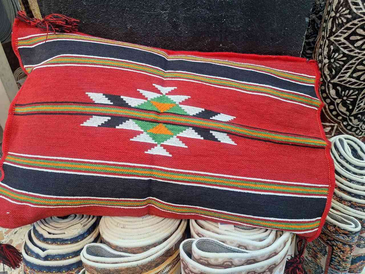 وهذا المفرش البدوي مع وجه مخاد
🌹🌹🌹🌹🌹🌹🌹🌹🌹
قياس المفرش ٧٠سم×٢


**إذا كنت صاحب هذا الإعلان وتريد حذفه لأي سبب، رجاءا أرسل رسالة إلى الدعم الفني**